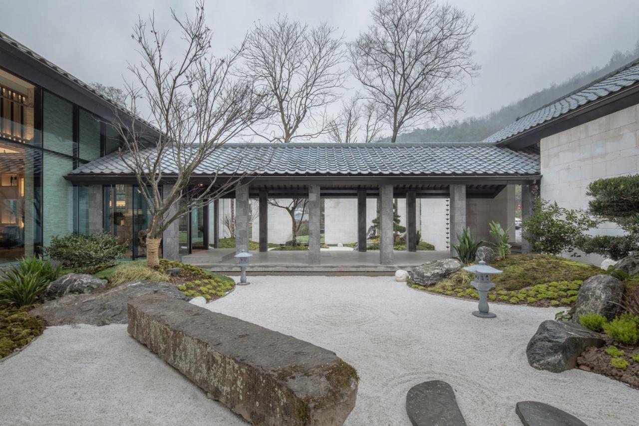 Howard Johnson Huashuiwan Hot Springs Resort Τσενγκντού Εξωτερικό φωτογραφία