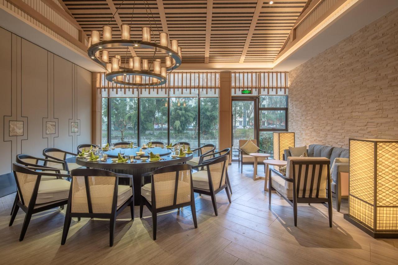 Howard Johnson Huashuiwan Hot Springs Resort Τσενγκντού Εξωτερικό φωτογραφία